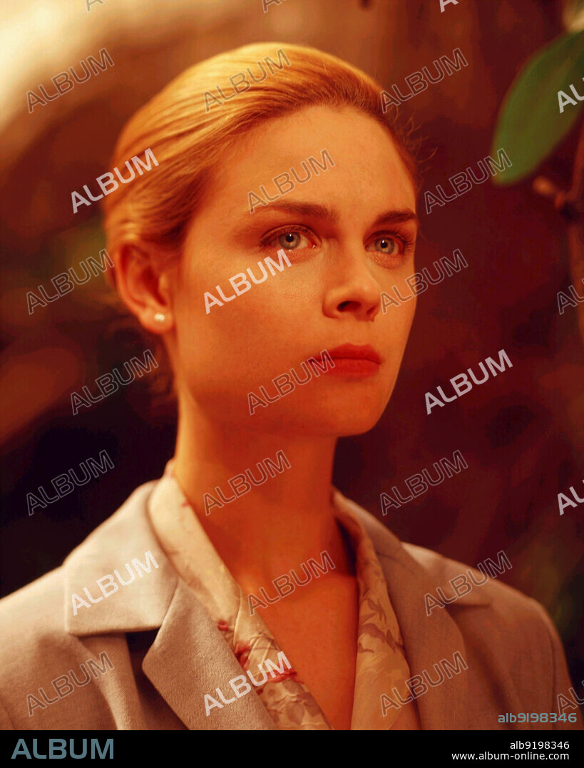 EMILY DESCHANEL in ROSE RED, 2002, unter der Regie von CRAIG R. BAXLEY. Copyright Victor Television Productions.