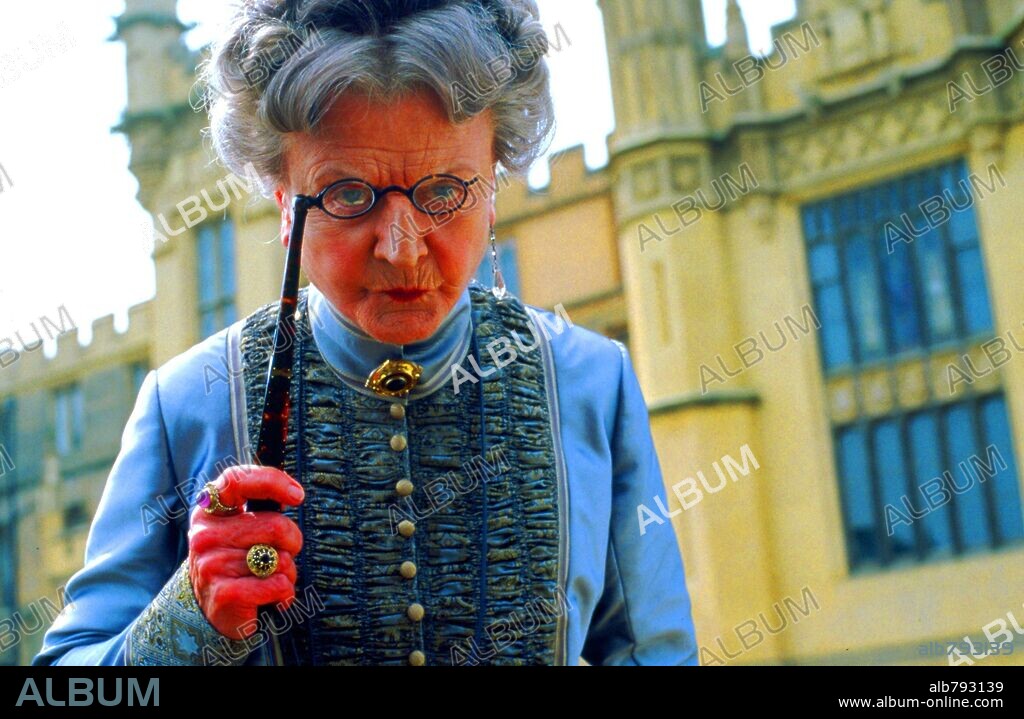 ANGELA LANSBURY in NANNY MCPHEE, 2005, directed by KIRK JONES. Copyright UNIVERSAL PICTURES.