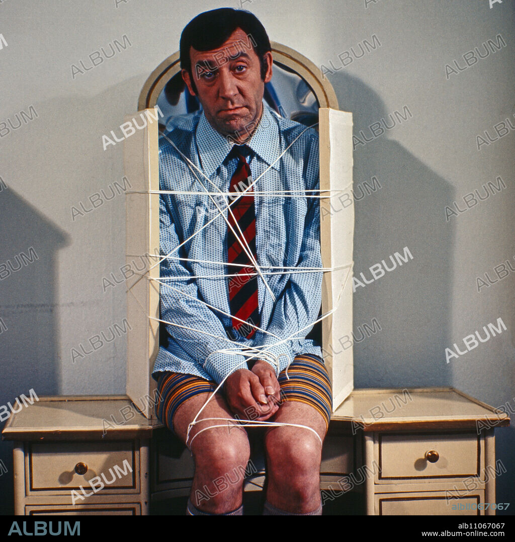 Nonstop Nonsens, comedy series, Germany 1975 - 1980, Director: Heinz Liesendahl, Actor: Dieter Hallervorden.