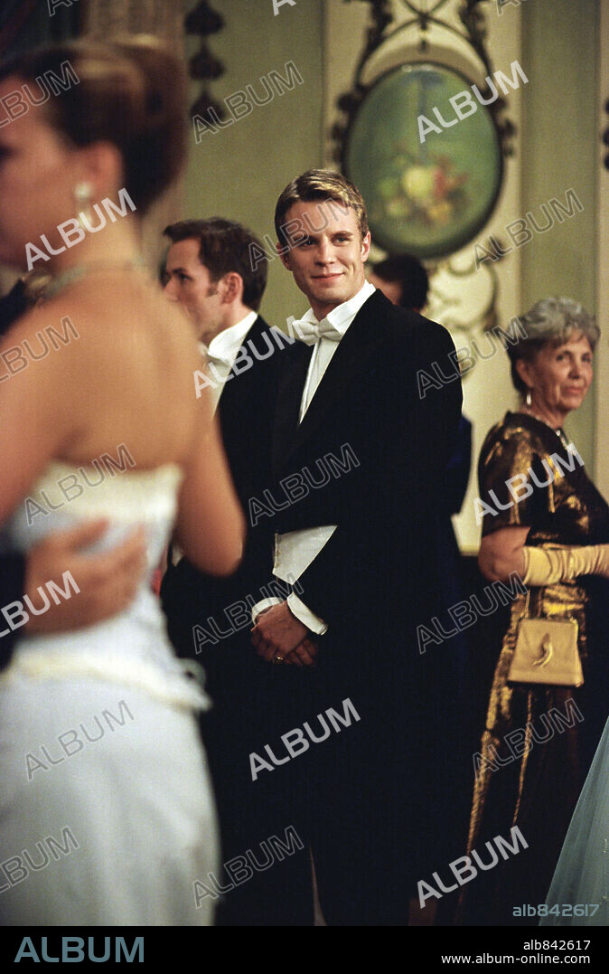 LUKE MABLY en EL PRINCIPE Y YO, 2004 (THE PRINCE AND ME), dirigida por MARTHA COOLIDGE. Copyright PARAMOUNT PICTURES / VOSMIKOVA, ISABELLA.