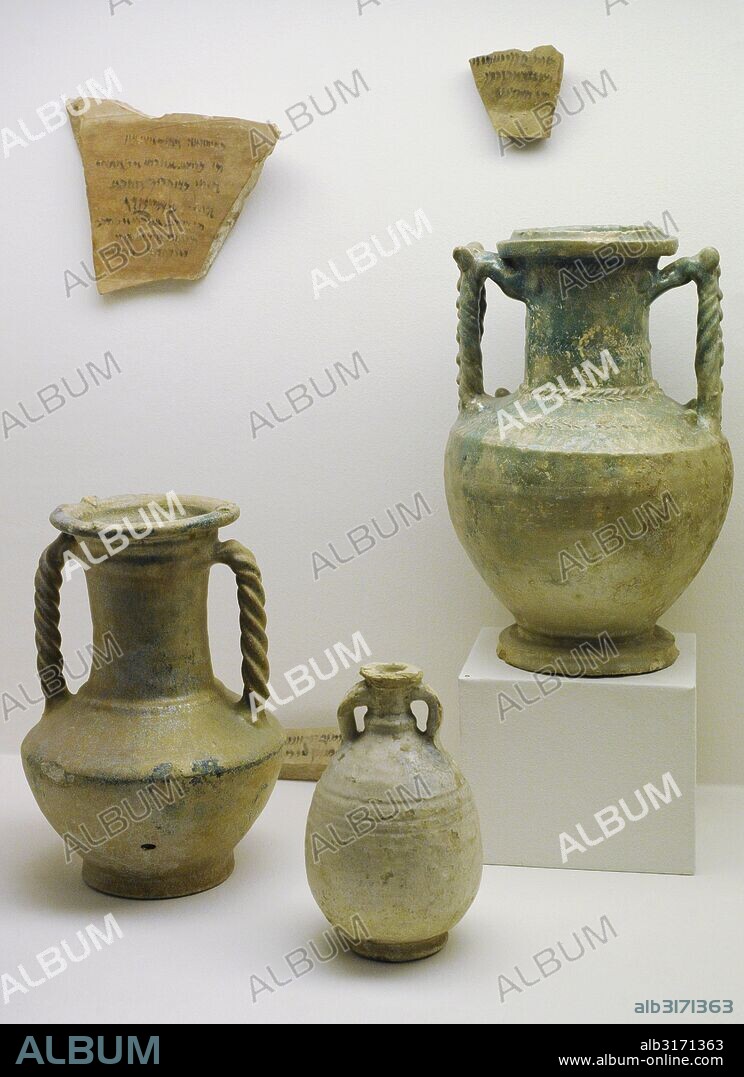 ARTE ANTIGUO. PROXIMO ORIENTE. PERSIA. Imperio Sasánida. Vasijas de cerámica vidriada procedentes de Irán. Siglos II-III d. C. Museo del Hermitage (The State Hermitage Museum). San Petersburgo. Rusia.