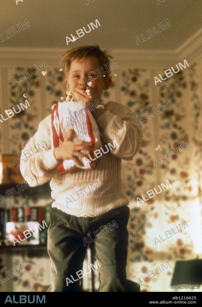 MACAULAY CULKIN in KEVIN - ALLEIN ZU HAUS, 1990 (HOME ALONE), unter der Regie von CHRIS COLUMBUS. Copyright 20TH CENTURY FOX.