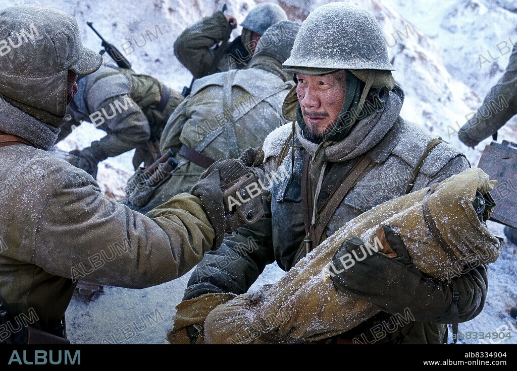 JUN HU in THE BATTLE AT LAKE CHANGJIN, 2021 (CHAN JIN HU), directed by CHEN KAIGE, DANTE LAM and TSUI HARK. Copyright August First Film Studio.