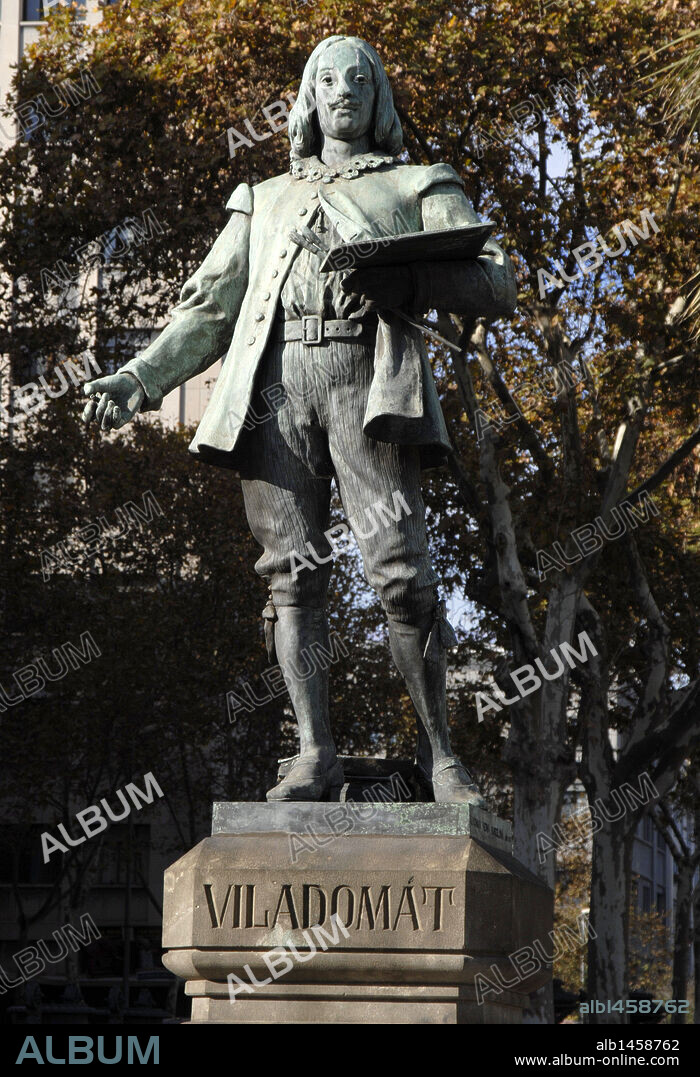 ARTE BARROCO. ESPAÑA. ANTONI VILADOMAT (Barcelona, 1678-1755). Pintor español, máximo representante de la escuela pictórica catalana del siglo XVIII. MONUMENTO A VILADOMAT, realizado en 1886 por el escultor catalán Torquat TASSO. Bronce. Está situado en el Paseo Lluís Companys, junto al Parc de la Ciutadella. BARCELONA. Cataluña.