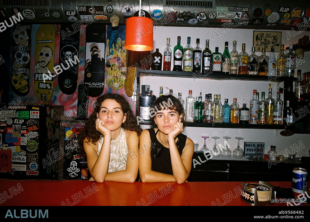 JOANA VILAPUIG et MIREIA VILAPUIG dans SELFTAPE, 2023, réalisé par BARBARA FARRE. Copyright Filmin / Filmax.