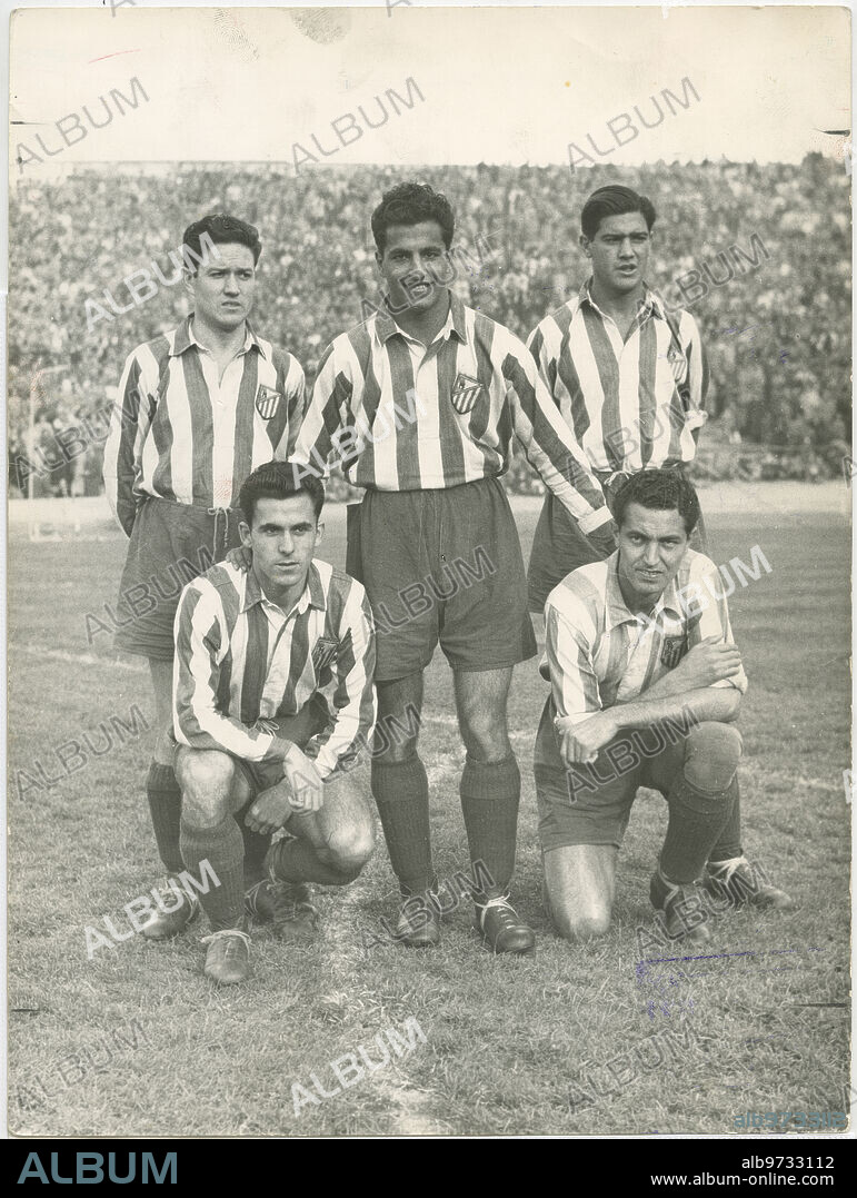 1947. La delantera de seda del Atlético de Madrid. Juncosa, Vidal, Silva, Campos y Escudero.