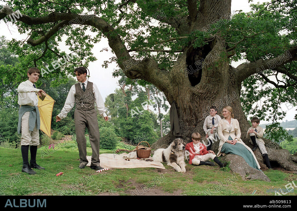 JOHNNY DEPP und KATE WINSLET in FINDING NEVERLAND, 2004, unter der Regie von MARC FORSTER. Copyright MIRAMAX.