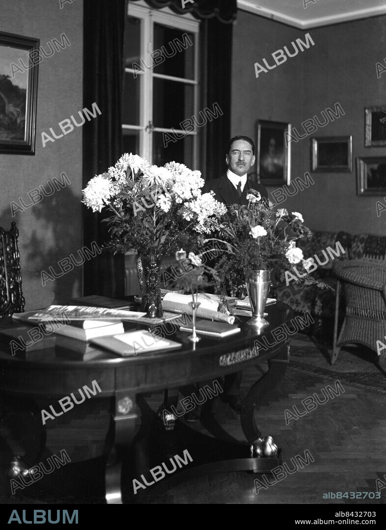 ARKIV 1929. Hans von Euler-Chelpin (1873-1964), tysk-svensk biokemist. Euler var professor i organisk kemi och fick nobelpriset i kemi 1929.. Hans von Euler-Chelpin, nobel prize winner in chemistry 1929. Euler was born in Germany but became swedish citizen 1902.. Foto: TT Historical/1900. SCANPIX SWEDEN.