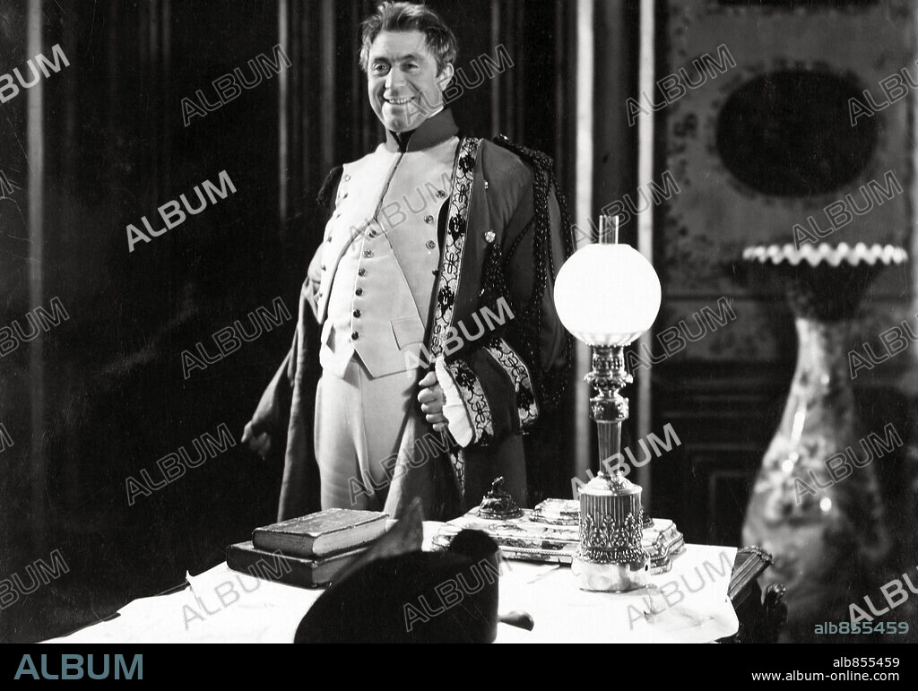 VICTOR FRANCEN in L' AIGLON, 1931. Copyright LES FILMS OSSO.