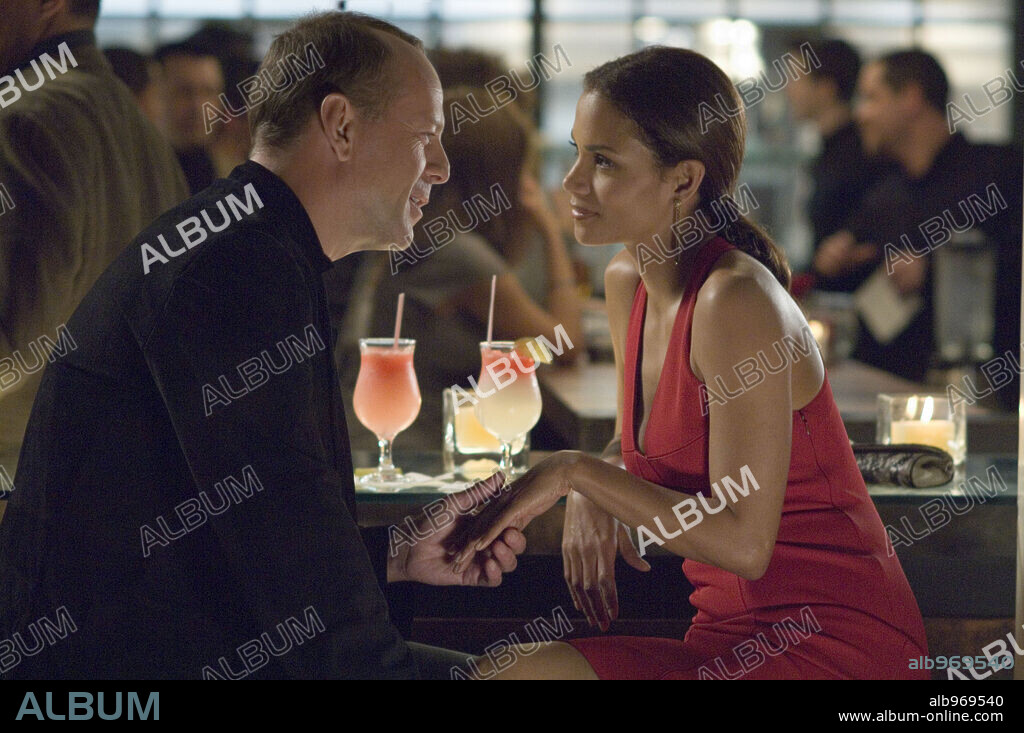 BRUCE WILLIS und HALLE BERRY in PERFECT STRANGER, 2007, unter der Regie von JAMES FOLEY. Copyright REVOLUTION FILMS.