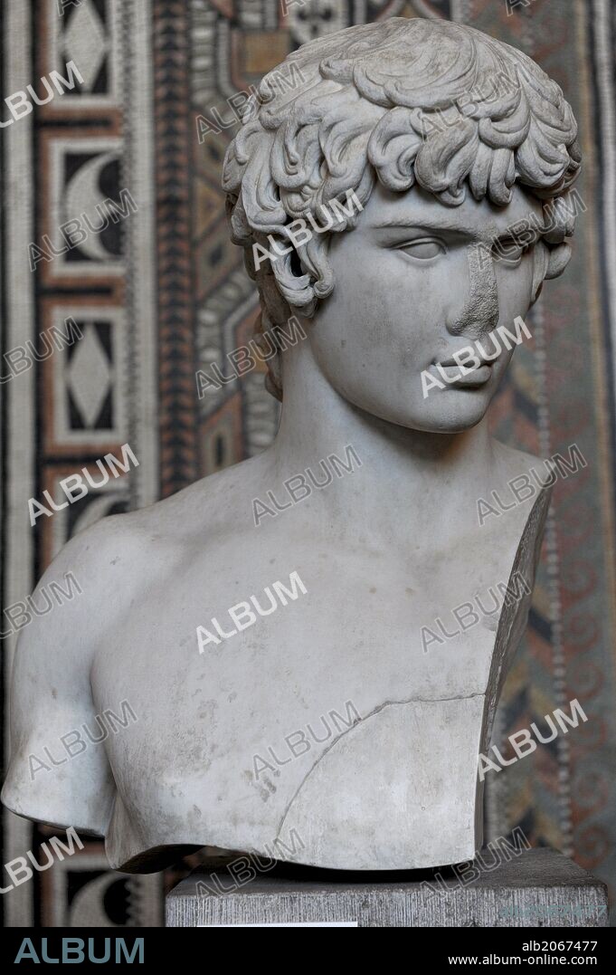 Antínoo o Antinoo (110 y 1151-130). Joven de gran belleza, favorito y presumiblemete amante del emperador romano Adriano. Tras su muerte fue deificado. Escultura del 130 d. C. Glyptothek. Munich. Alemania. Europa.