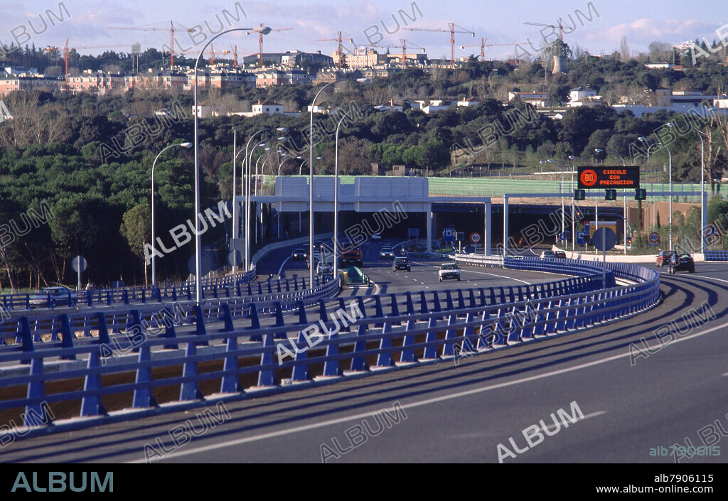 M-40 TUNELES DEL PARDO EN LA ZONA DE PUERTA DE HIERRO - FOTO AÑOS 90.