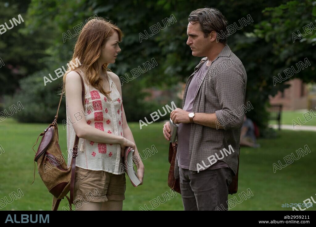 EMMA STONE and JOAQUIN PHOENIX in IRRATIONAL MAN, 2015, directed by WOODY ALLEN. Copyright GRAVIER PRODUCTIONS.