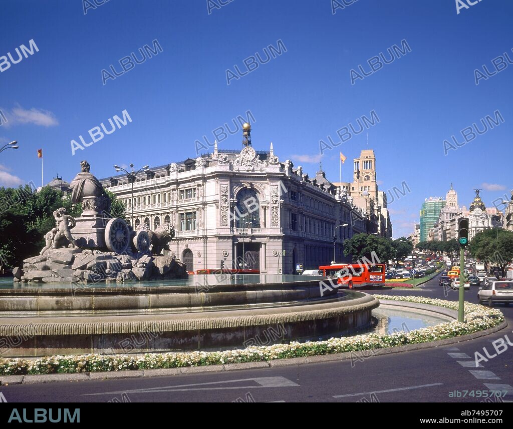 FRANCISCO GUTIERREZ ARRIBAS Y ROBERTO MICHEL. FUENTE DE CIBELES Y EL BANCO DE ESPAÑA  - FOTO AÑOS 90.