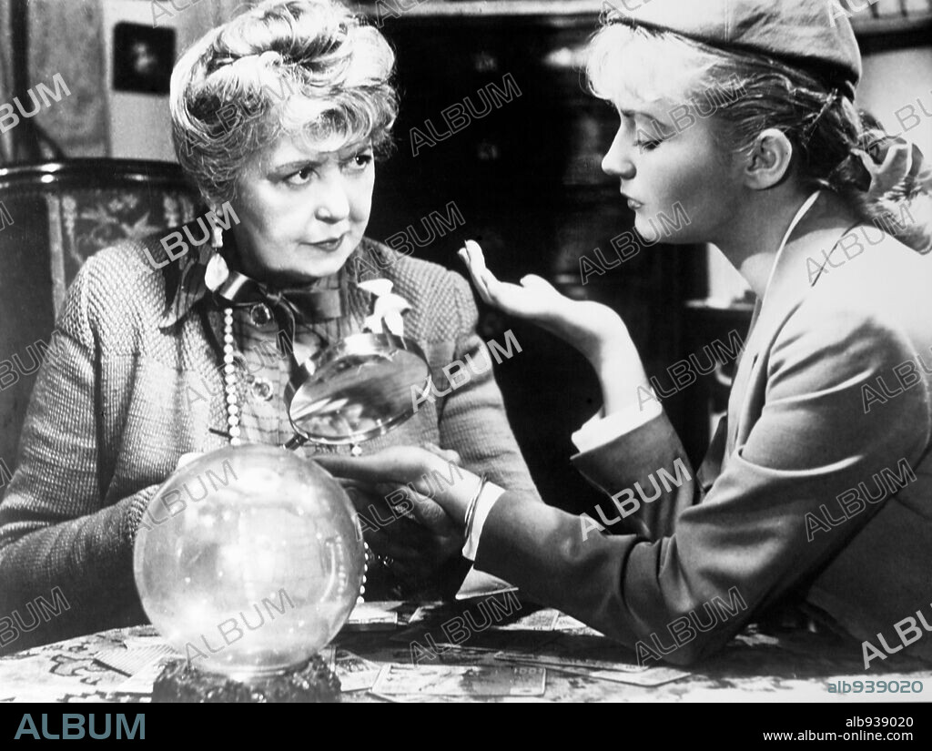 SOUS LE CIEL DE PARIS, 1951, réalisé par JULIEN DUVIVIER. Copyright REGINA-FILMSONOR.
