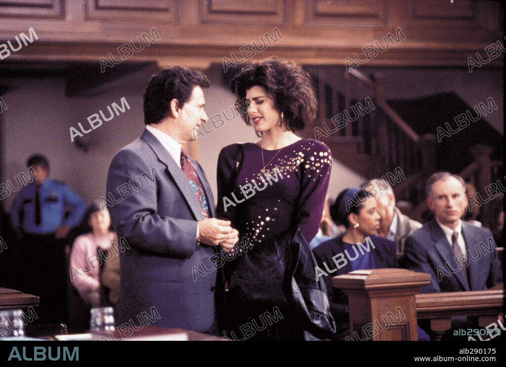 JOE PESCI et MARISA TOMEI dans MY COUSIN VINNY, 1992, réalisé par JONATHAN LYNN. Copyright 20TH CENTURY FOX / GLASS, BEN.