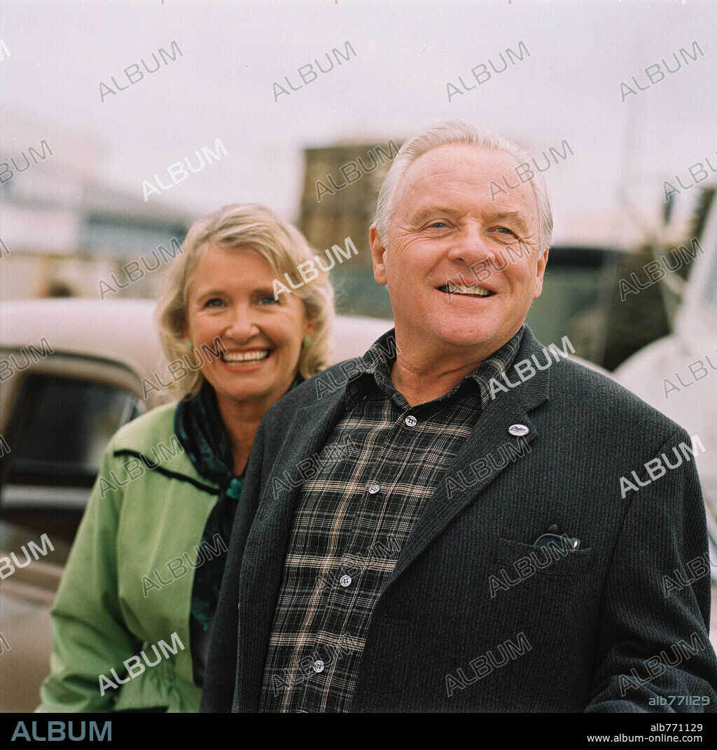 ANNIE WHITTLE and ANTHONY HOPKINS in THE WORLD'S FASTEST INDIAN, 2005, directed by ROGER DONALDSON. Copyright MAGNOLIA PICTURES.