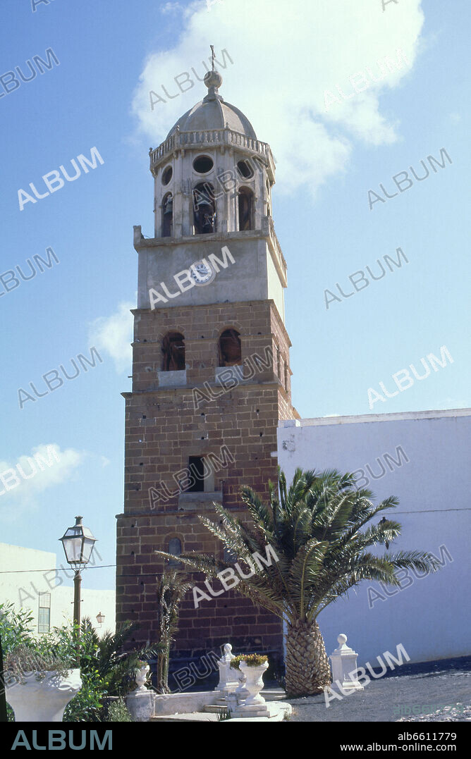 IGLESIA DE NUESTRA SEÑORA DE GUADALUPE CONSTRUIDA EN LA PRIMERA MITAD DEL SIGLO XVI - CAMPANARIO AÑADIDO EN 1914.