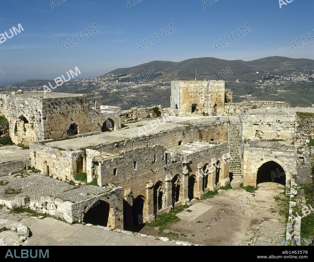 Syria. Krak des Chevaliers. Castle built in the twelfth century by the Knights Hospitaller during the Crusades to the Holy Land. Room of receptions and gallery. Ruins.