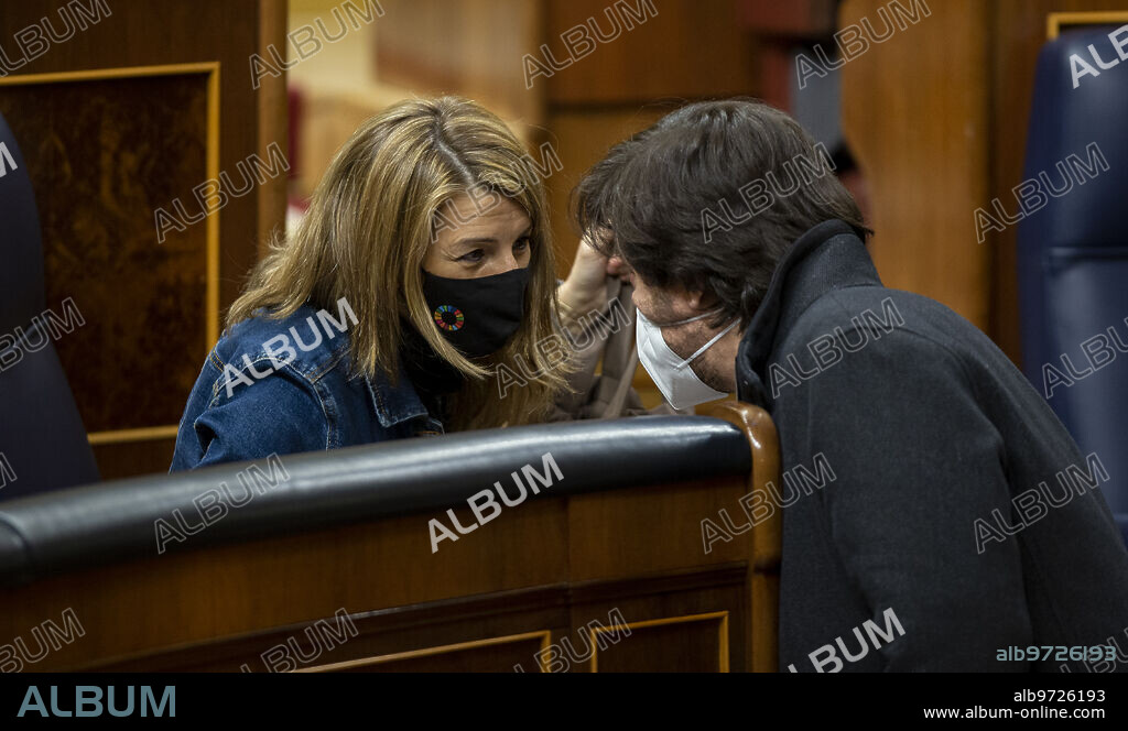 Madrid, 02/04/2020. Plenary session in the Congress of Deputies. In the image, Yolanda Díaz and Rafael Mayoral. Photo: Ignacio Gil. ARCHDC.