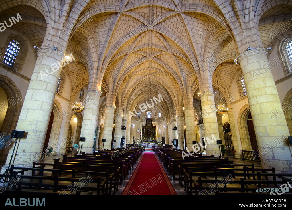 Interior of the Cathedral Primada de America, Old Town, UNESCO World Heritage Site, Santo Domingo, Dominican Republic, West Indies, Caribbean, Central America.