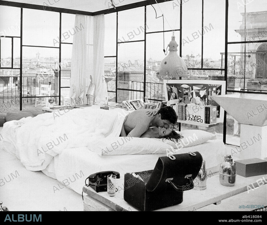 CLAUDIA CARDINALE and ROCK HUDSON in A FINE PAIR, 1969 (RUBA AL PROSSIMO TUO), directed by FRANCESCO MASELLI. Copyright VIDES / FRANCO CRISTALDI.