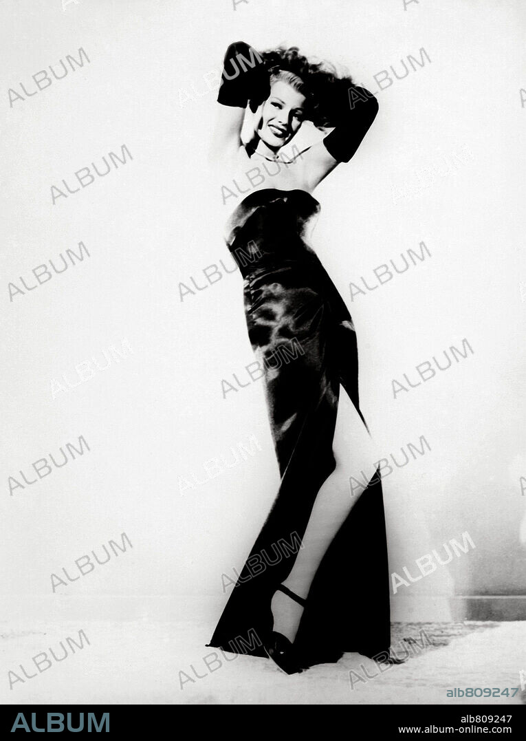 RITA HAYWORTH in GILDA, 1946, directed by CHARLES VIDOR. Copyright COLUMBIA PICTURES. Costume by Jean Louis.