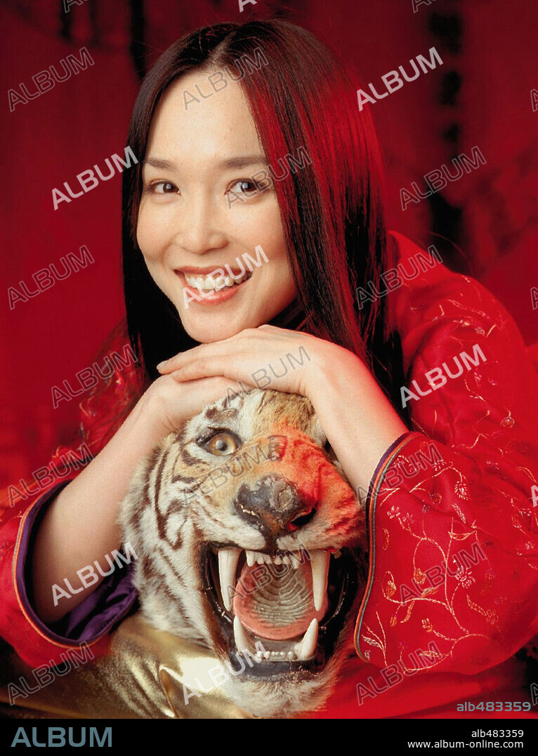 FANN WONG in SHANGHAI KNIGHTS, 2003, directed by DAVID DOBKIN. Copyright TOUCHSTONE PICTURES.