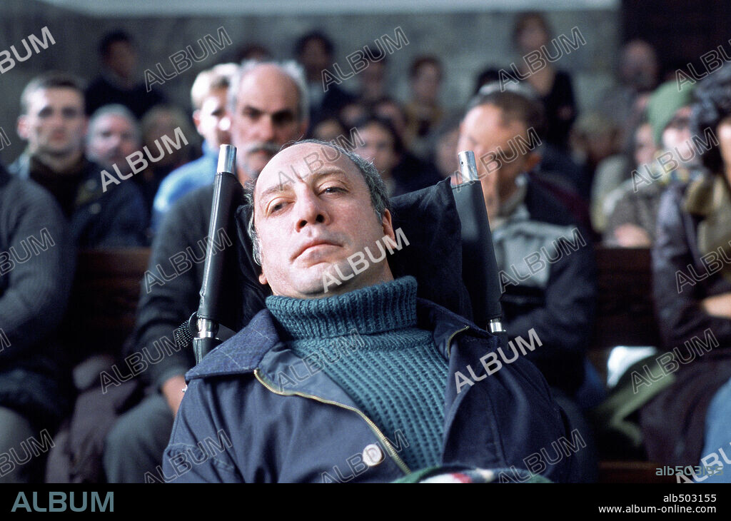 BELEN RUEDA y JAVIER BARDEM en MAR ADENTRO, 2004, dirigida por ALEJANDRO AMENABAR. Copyright SOGECINE/HIMENOPTERO/UGC IMAGES/EYESCREEN.
