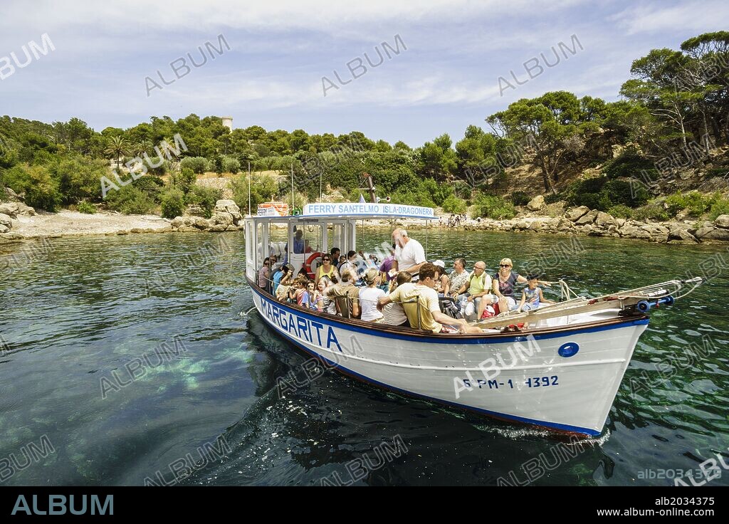 Puerto de Es Lledó. Parque natural de Sa Dragonera. Isla Dragonera. Sierra de Tramuntana. Mallorca. Islas Baleares. Spain.
