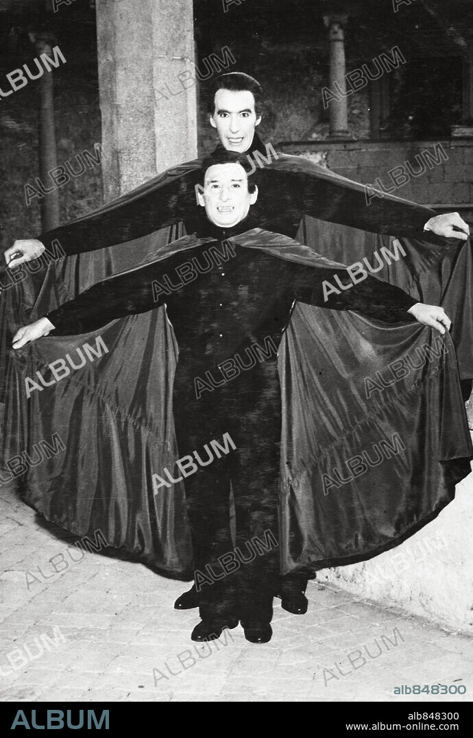 CHRISTOPHER LEE and RENATO RASCEL in HARD TIMES FOR VAMPIRES, 1959 (TEMPI DURI PER I VAMPIRI). Copyright MAXIMA FILMS.