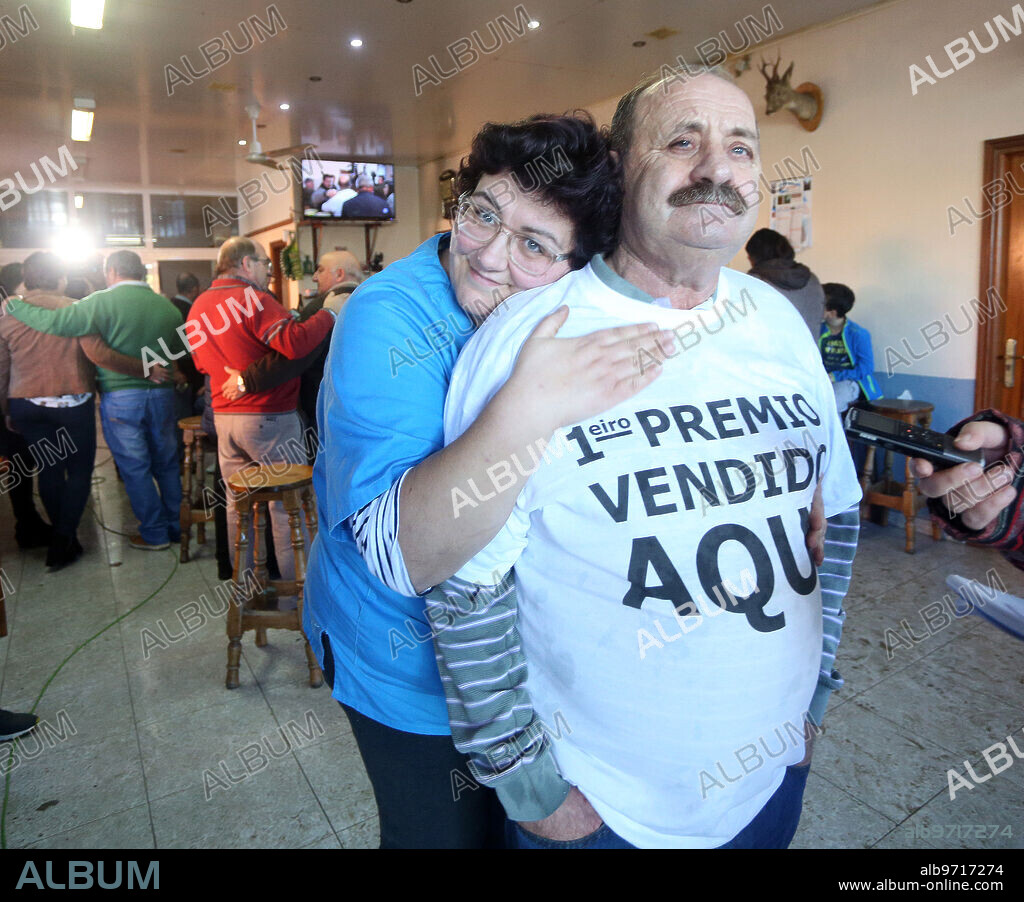 Villalba (Lugo), 22/12/2017.- El Primer premio de la Lotería de Navidad, El Gordo, fue vendido en el bar Cascudo. Foto: Miguel Muñiz Archdc.