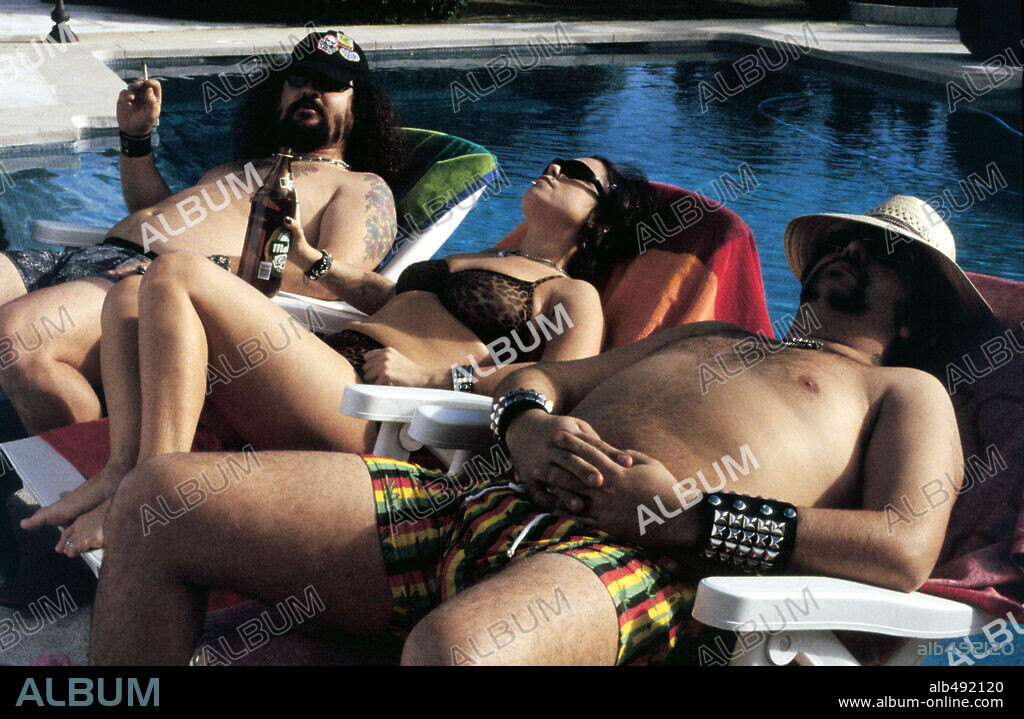 EL SEVILLA, FLORENTINO FERNANDEZ et RUTH ZANON dans ISI / DISI: AMOR A LO BESTIA, 2004, réalisé par CHEMA DE LA PEÑA. Copyright LOLAFILMS/MTV FILMS EUROPE/INTUITION FILMS.