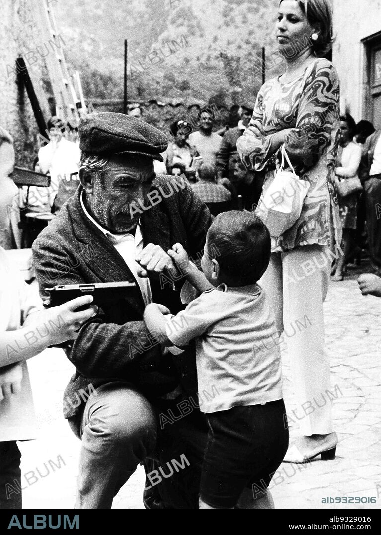 Anthony Quinn With Sons And Wife Jolanda Addolori, 70s.