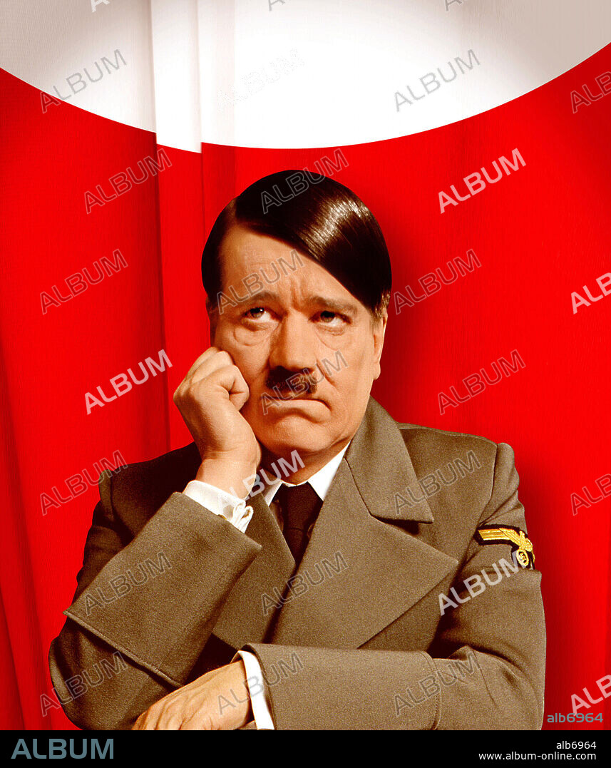 HELGE SCHNEIDER in MEIN FUHRER-THE TRULY TRUEST TRUTH ABOUT ADOLF HITLER, 2007 (MEIN FUHRER-DIE WIRKLICH WAHRSTE WAHRHEIT UBER ADOLF HITLER), directed by DANI LEVY. Copyright BAYERISCHER RUNDFUNK.