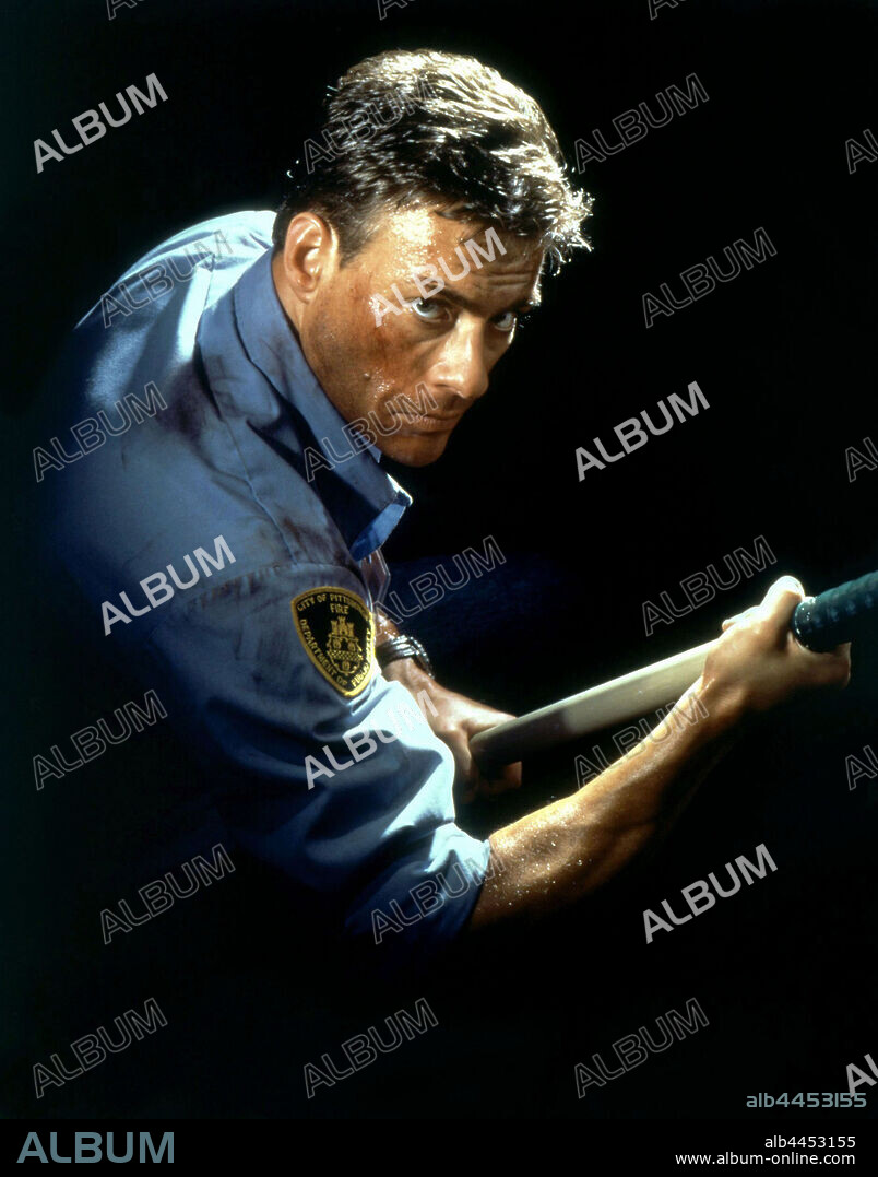 JEAN-CLAUDE VAN DAMME in SUDDEN DEATH, 1995, directed by PETER HYAMS. Copyright UNIVERSAL PICTURES.