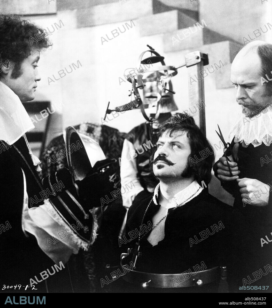 OLIVER REED en LOS DEMONIOS, 1971 (THE DEVILS), dirigida por KEN RUSSELL. Copyright WARNER BROTHERS.