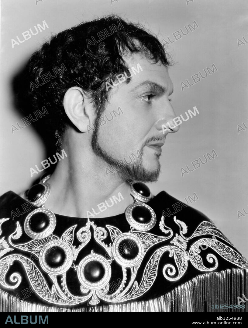 JOSEPH SCHILDKRAUT in CLEOPATRA, 1934, directed by CECIL B DEMILLE. Copyright PARAMOUNT PICTURES.