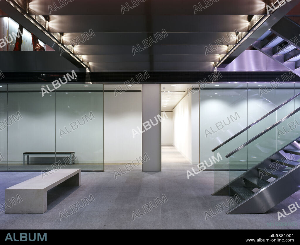 30 FINSBURY SQUARE ERIC PARRY INTERIOR LOWER GROUND FLOOR WITH SEATING.
