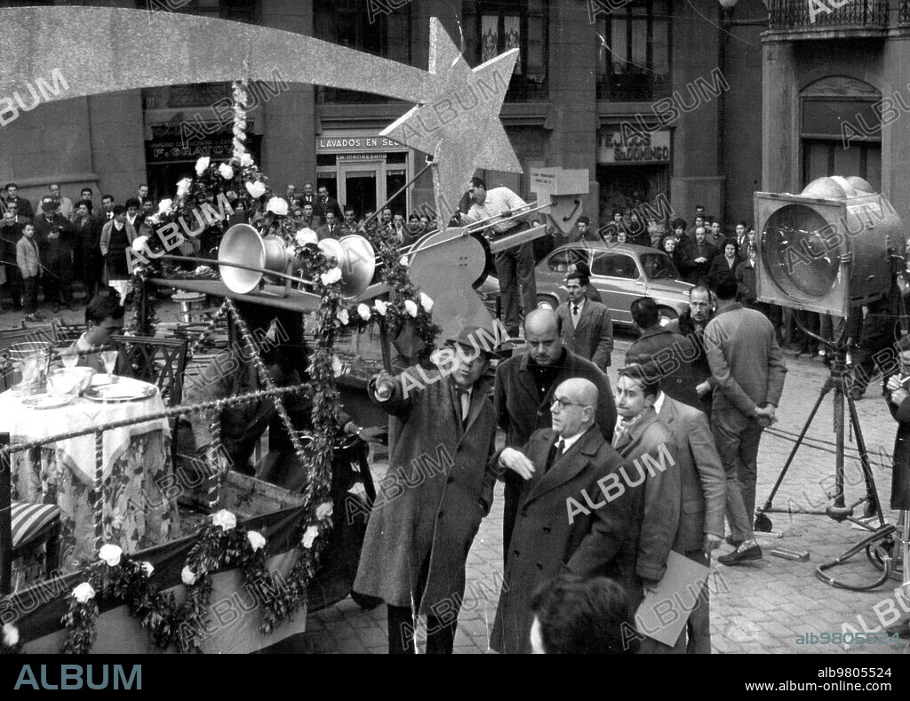 Manresa (Barcelona), 1961. Luis García Berlanga durante el rodaje de «Plácido».