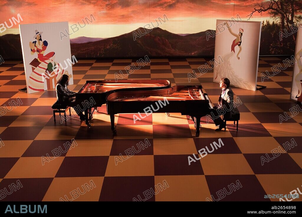 DIEGO AMADOR and DORANTES in FLAMENCO, FLAMENCO, 2010, directed by CARLOS SAURA. Copyright GENERAL DE PRODUCCIONES Y DISEÑO.