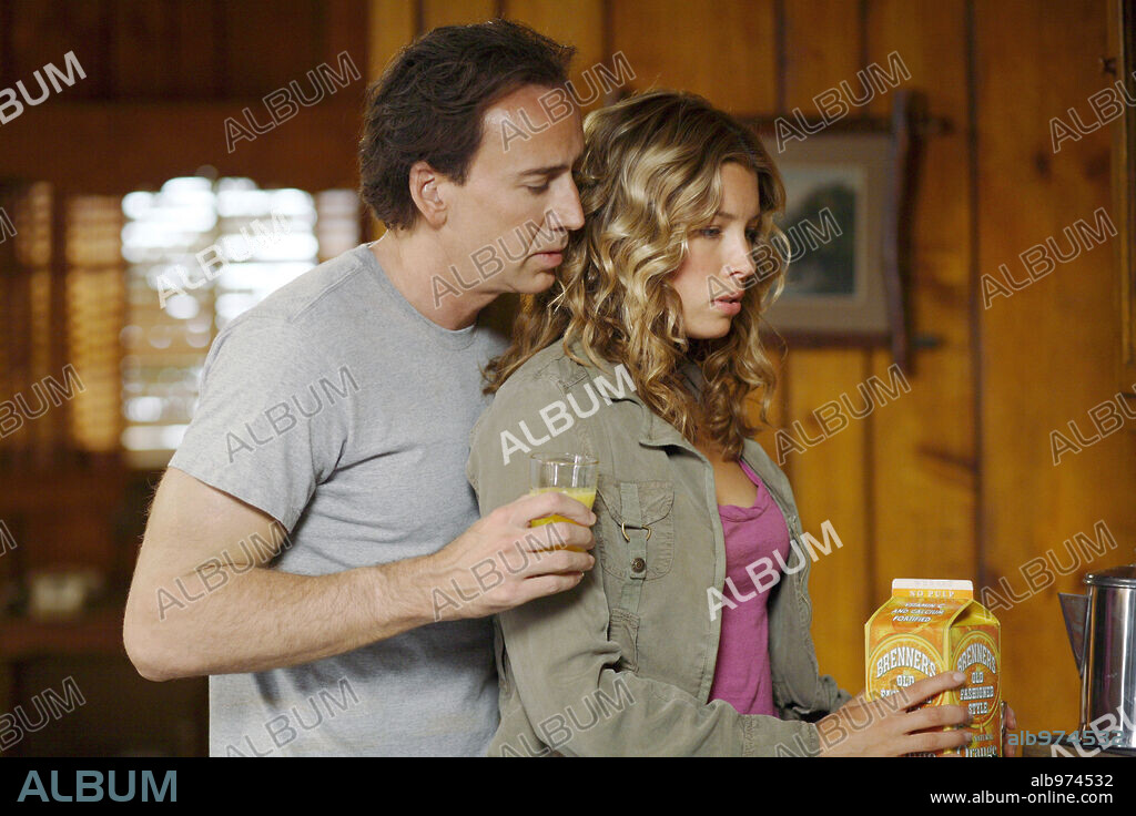 JESSICA BIEL and NICOLAS CAGE in NEXT, 2007, directed by LEE TAMAHORI. Copyright REVOLUTION STUDIOS/SATURN FILMS/EYETRONICS USA/INITIAL ENTER / LEDERER, JOSEPH.