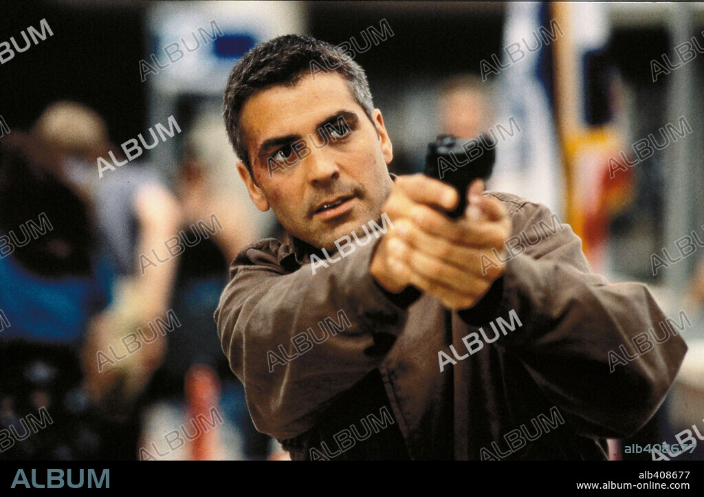 GEORGE CLOONEY in THE PEACEMAKER, 1997, directed by MIMI LEDER. Copyright DREAMWORKS.