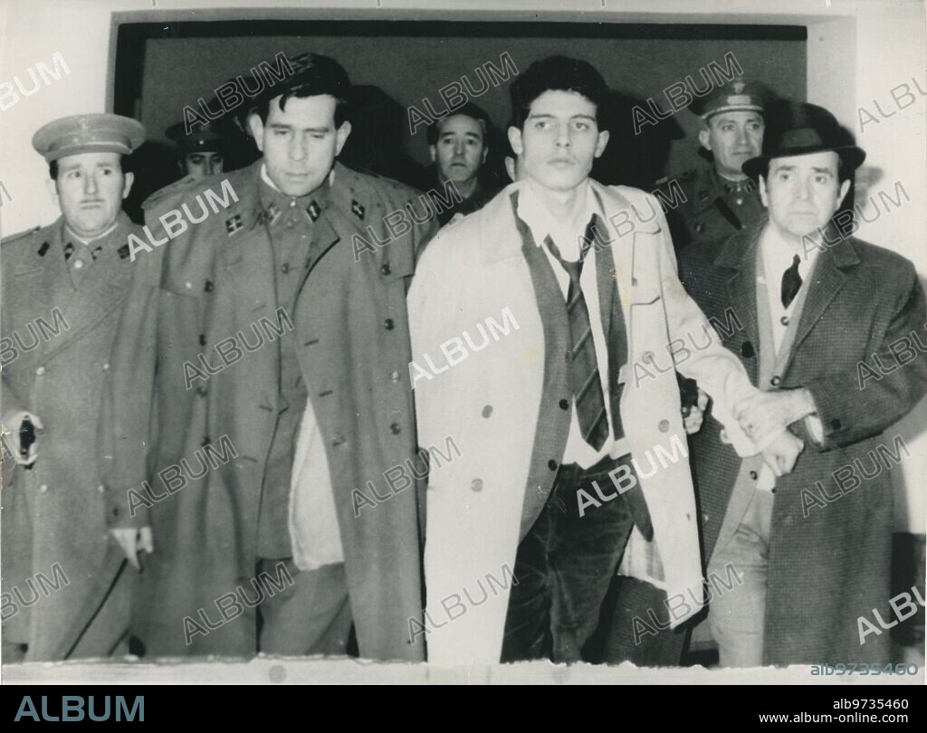 Zaragoza, 01/07/1970. Frustrated hijacking of a Spanish plane. An eighteen-year-old student from Madrid, Mariano Ventura Rodríguez, has tried to hijack an Iberia plane, on the Madrid-Zaragoza flight. In the image, the kidnapper at the moment of being arrested.
