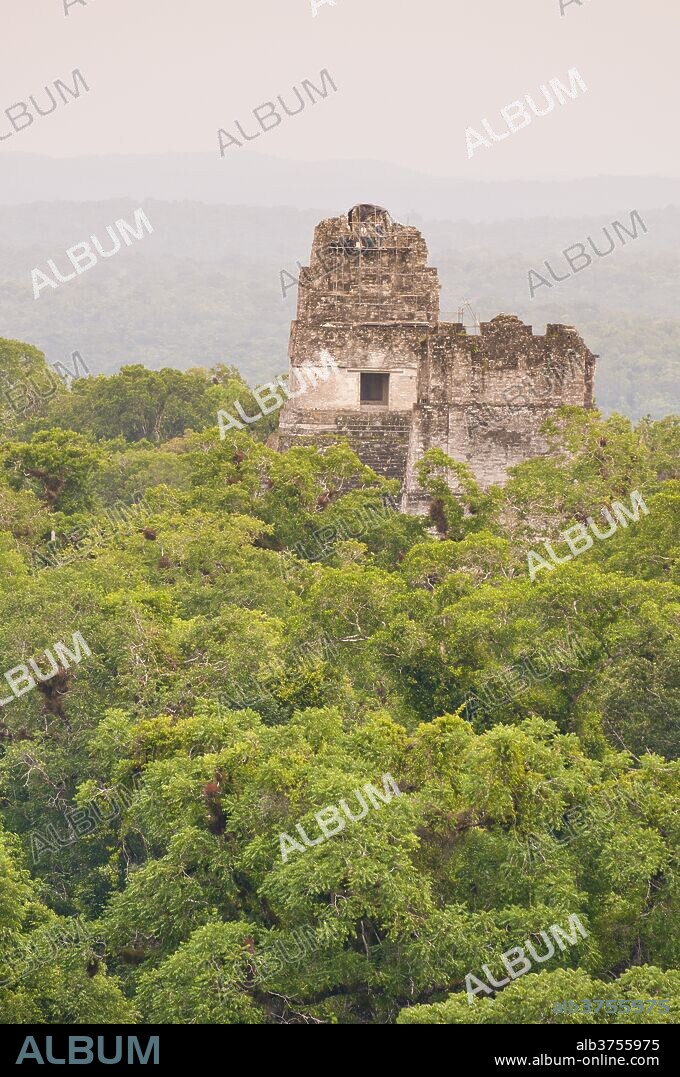 Tikal National Park (Parque Nacional Tikal), UNESCO World Heritage Site, Guatemala, Central America.