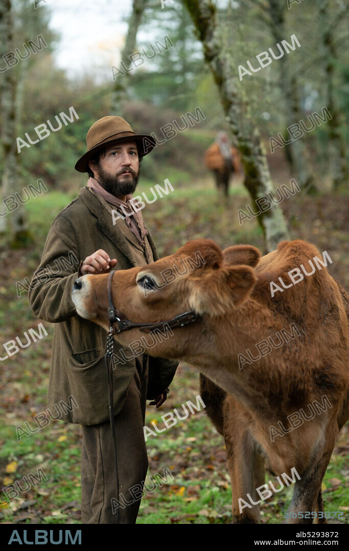 JOHN MAGARO en FIRST COW, 2019, dirigida por KELLY REICHARDT. Copyright A24.