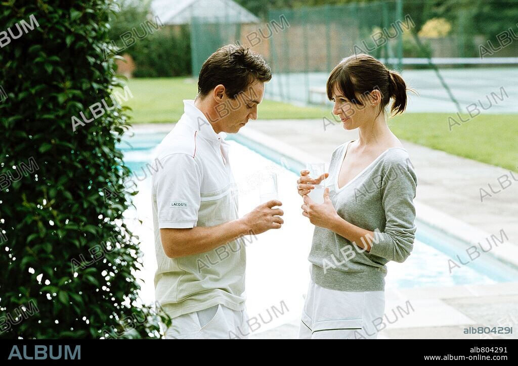 EMILY MORTIMER and JONATHAN RHYS MEYERS in MATCH POINT, 2005, directed by WOODY ALLEN. Copyright BBC FILMS / COOTE, CLIVE.