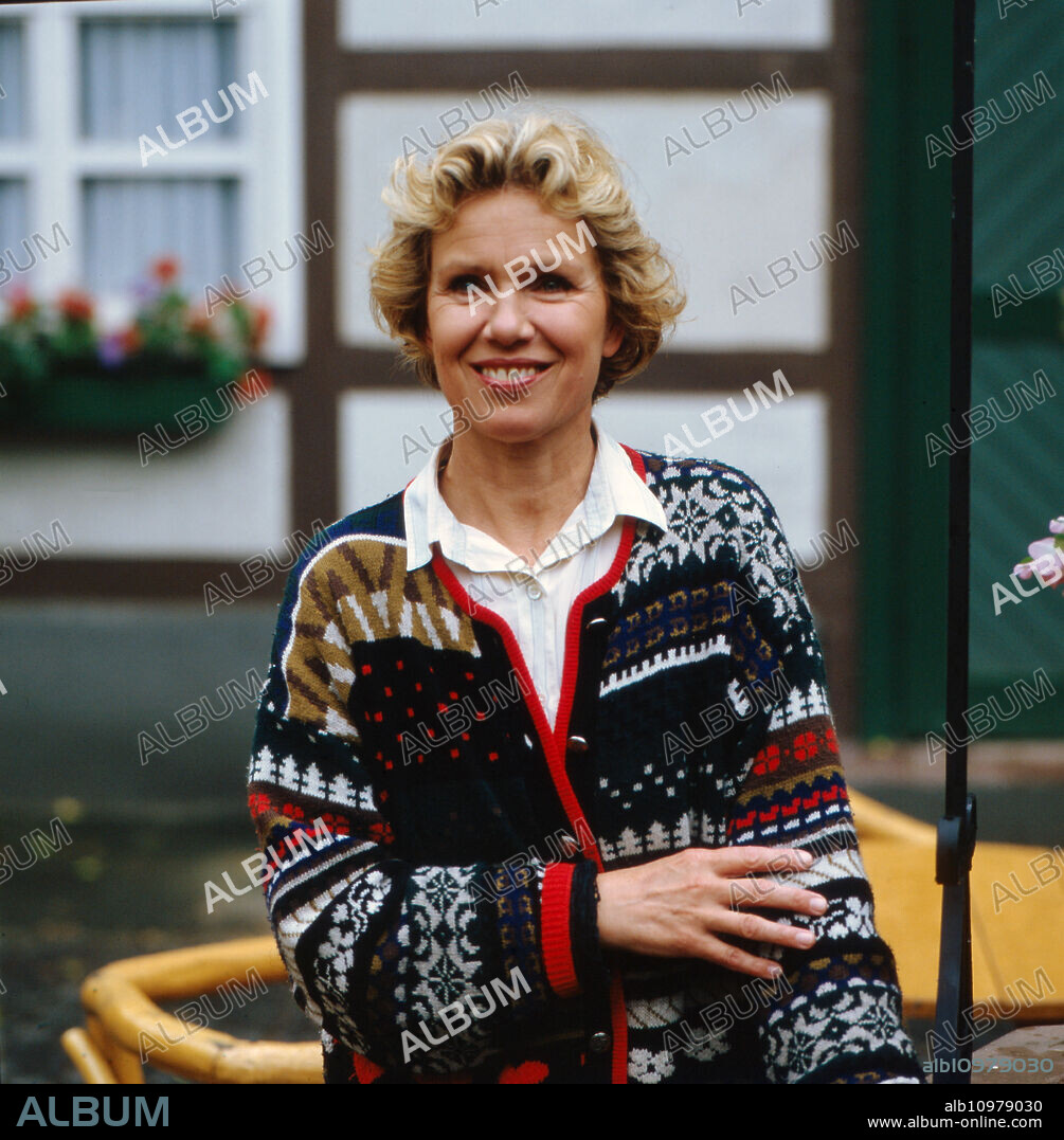 Actress Witta Pohl in the ZDF programme DIESE DROMBUSCHS, Germany circa 1990s.