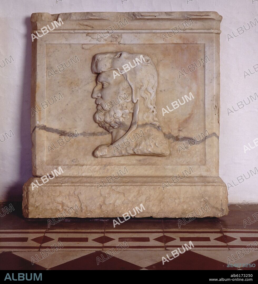 FRANCISCO CAMILANI (SIGLO XVI). RELIEVE EN MARMOL - HERCULES CON LA CABEZA DE LEON - SIGLO XVII - RENACIMIENTO ITALIANO.
