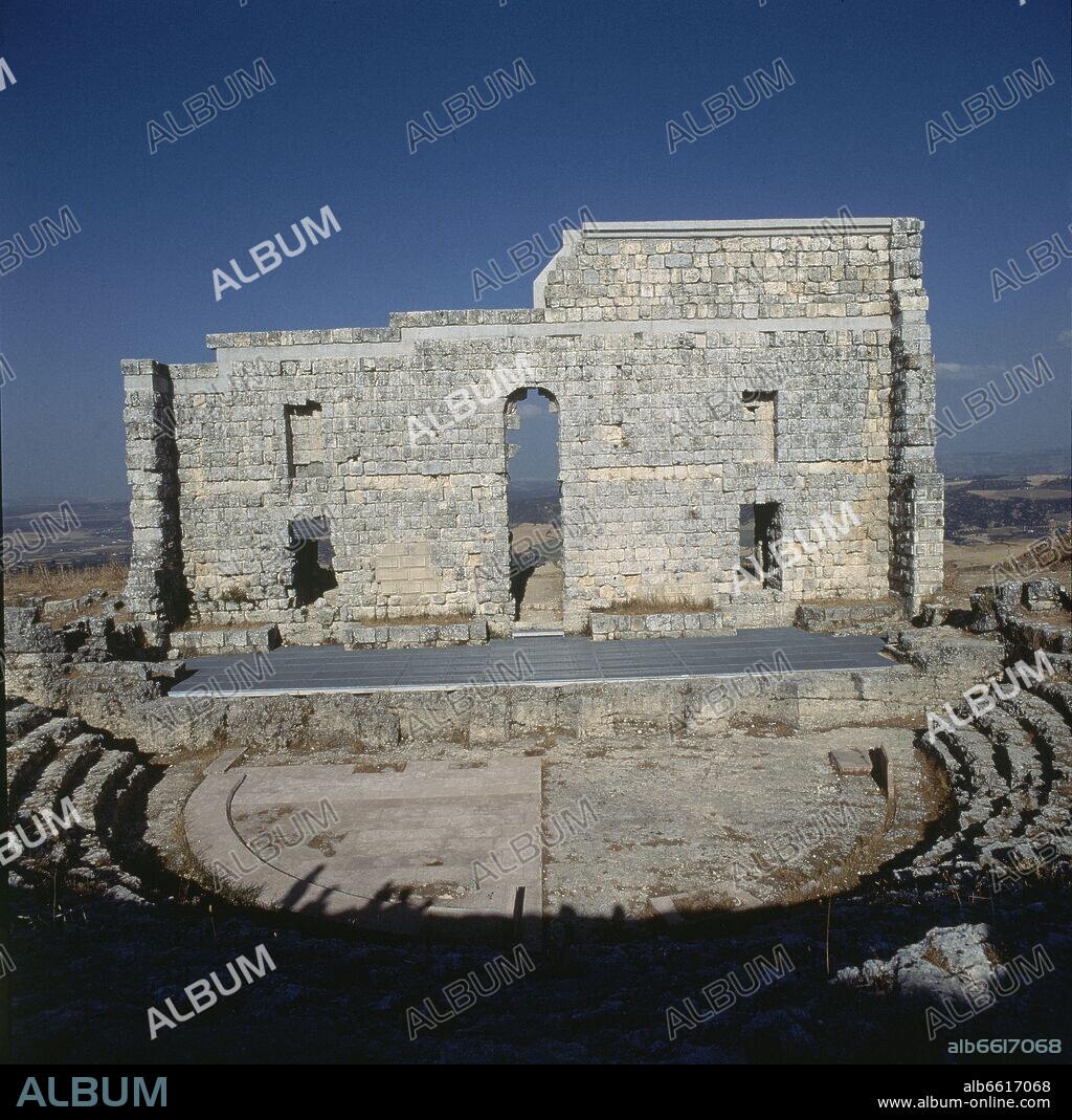TEATRO DE ACINIPO DESPUES DE LA RESTAURACION- 429 AC- VISTA DE LA ESCENA ORQUESTA Y PARTE DE CAVEA.